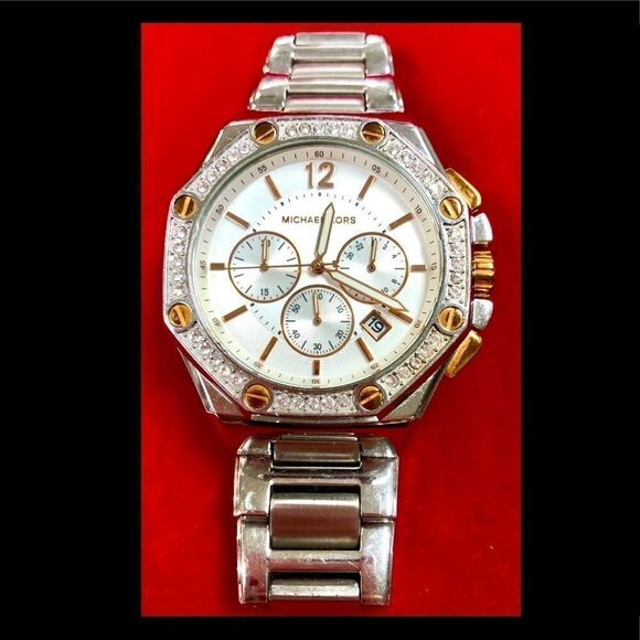 Michael Kors MK-5504 Knox Stainless Chronograph Watch (New Battery) - Picture 3 of 4